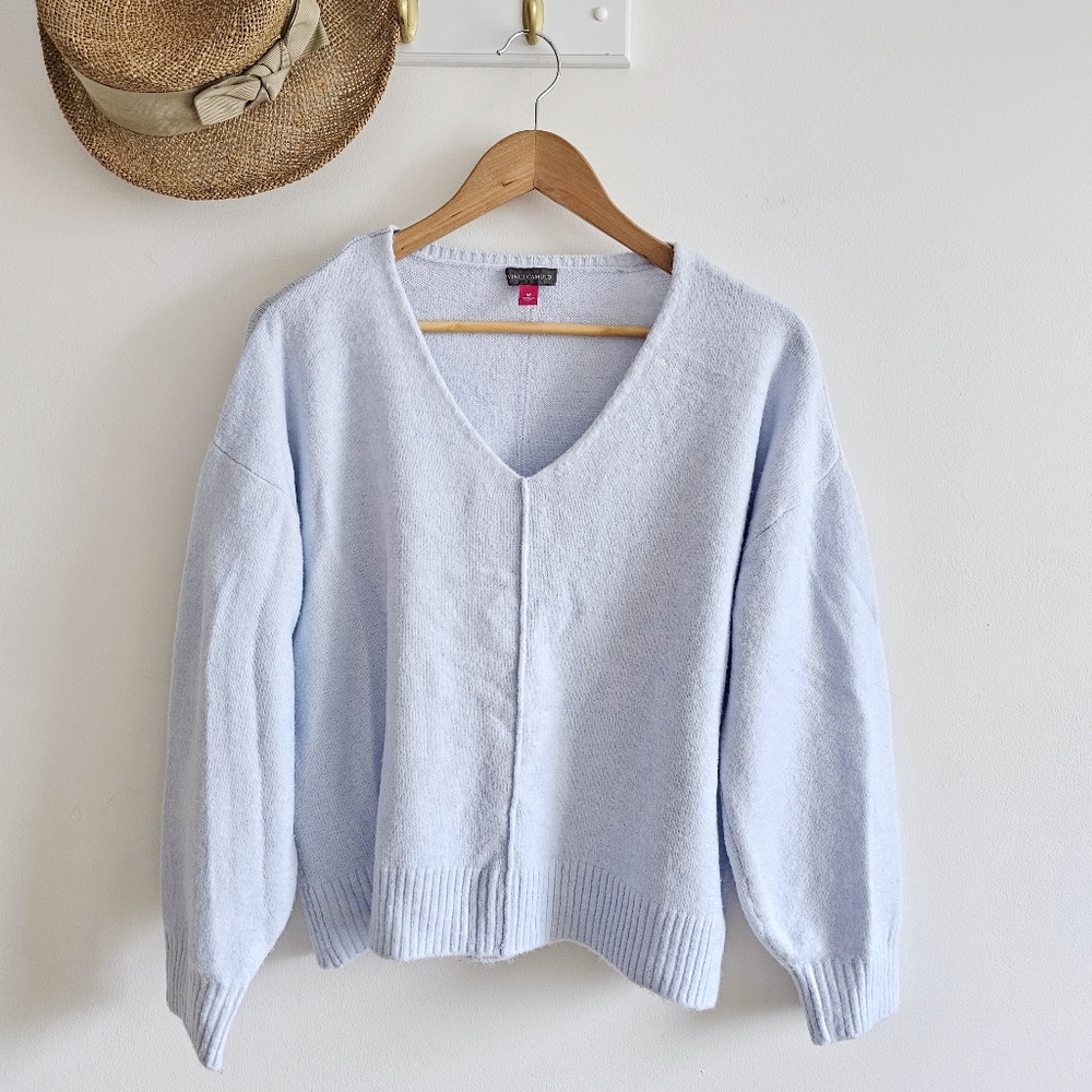Vince Camuto Light Blue V-Neck Sweater Women’s Size Medium Cozy Soft Knit